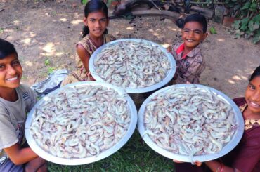 PRAWNS RECIPE | Chilli Prawns Cooking and Eating | Seafood Starter Recipe | Village Fun Cooking