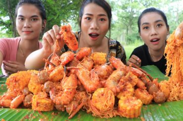 Cooking sea food salad with corn and chili sauce recipe - Cooking skill