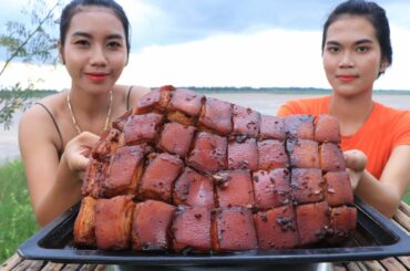 Cooking pork belly with chili sauce recipe in my family - Cooking skill
