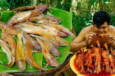 Cooking Spicy Fish Recipe Eating Warm your Body in Raining Forest - Deep Fried Fish Chili,Tomatoes