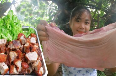 Delicious Crispy Pork Fried Recipe And Eating With Chili Sauce In The Countryside.