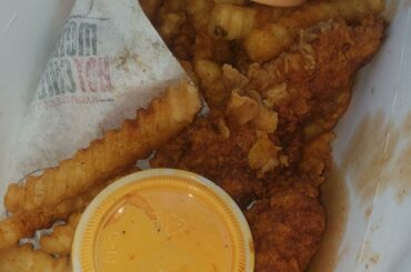 Making hot chicken stops as I roadtrip around the western states. This is Monroe's Hot Chicken in Phoenix, Arizona