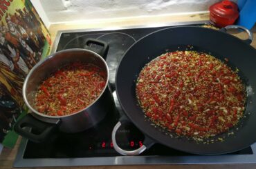 The family spicy sweet chilli sauce recipe: "Some Like it Hot"