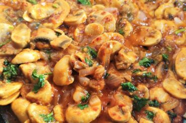 Chilli Garlic Mushrooms Recipe | Quick Mushroom Recipe | Party Starter & Appetizer | Sana's Zaika