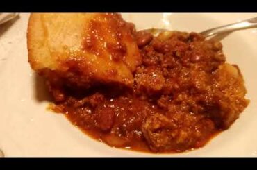 How To Eat Beef Chili With Cornbread