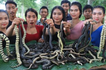 Amazing cooking and eating water snake grilled with chili recipe - Cooking skill