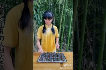 Catch Snails in River for Food - Cook Snails with chili recipe - Village Cooking