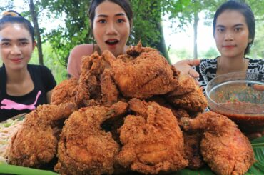 Yummy cooking chicken crispy with vegetable and chili sauce recipe - Cooking and eating