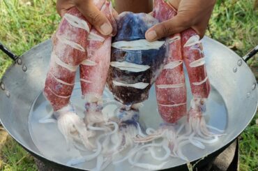SQUID CHILI RECIPE | Yummy Cooking Squid with Fresh Lemongrass | Squid Soup Cooking in Village