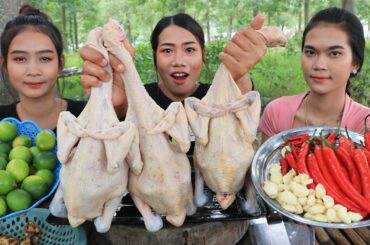Cooking chicken curry with chili sauce and eating - Cook and eat