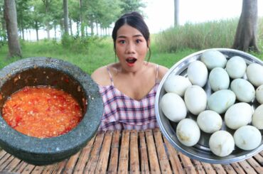 Mukbang egg duck boiled with chili - Eating and cooking egg duck boiled