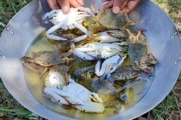 Yummy Deep Fried Crab Recipe / Sea Crab Cooking Garlic,Chili,Shallot for Lunch