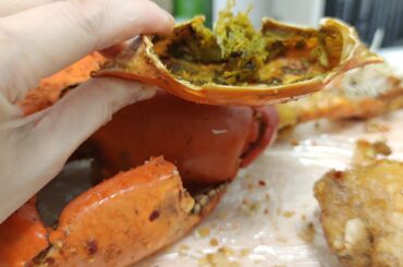 Eating Hong Kong Style Chili Crab