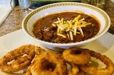 Chili (Meatless) &Onion Rings!
