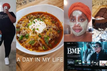 Vlog! FINALLY Going to the Gym, Butter Bob's KETO CHILLI, Pantry Haul, Self Care + More!