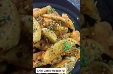 Chili Garlic Wedges | Crispy potato Wedges Recipe | Easy Potato Snacks Recipe | Toasted