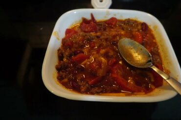 Let's make Chili Con Carne.  Another Easy Keto Friendly Dish
