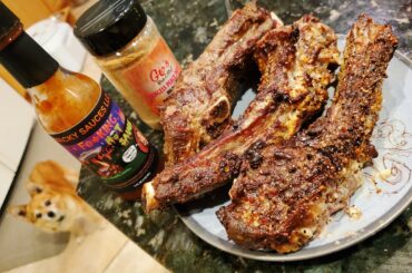 Spicy airfried beef ribs, made a spicy mayo with this hotsauce to coat them and the dry rub after with other spices. 20 min at 400F