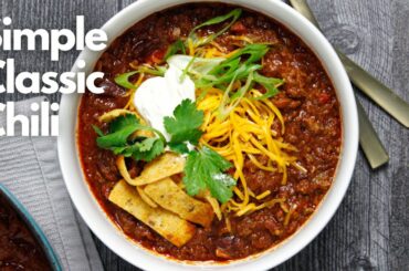 This One Pot, Slow Cooking, Simple & Classic Chili Recipe Will Make Weekend Dinners A Breeze!