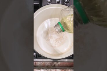 3 meat chili with sour cream Remoulade Sauce