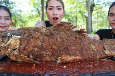 Cooking fish crispy with chili sauce recipe and eating - Cooking and eating fish crispy