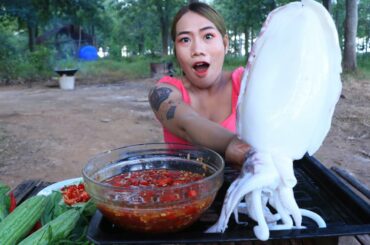 Mukbang seafood octopus with chili sauce - Eating and cook seafood octopus