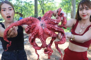 Amazing cooking and eating big octopus with chili sauce recipe - Big octopus recipe