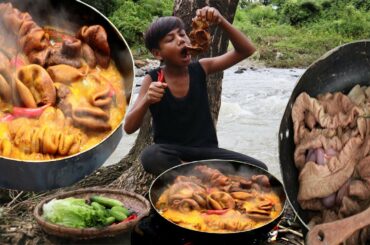 Survival in jungle, Cooking Pork Stomach-Intestine BBQ, Eating pork stomach with hot chili - Ep6