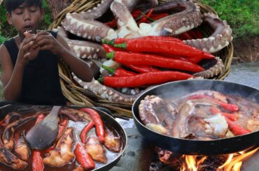 Cooking Big Octopus Curry Spicy delicious With Red Chili For Dinner, Jungle Life Skill