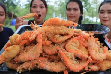 Eating shrimp crispy with chili sauce - Cook and eat shrimp crispy