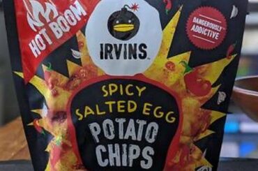 Decent amount of heat. Love the flavor