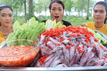 Yummy cooking squid boiled with chili sauce recipe - Squid boiled recipe