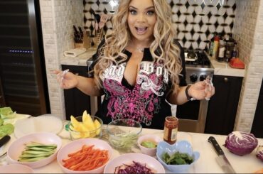 Raw Vegan Spring Rolls with Sweet Chili Mango Sauce