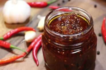 Easy CHILI GARLIC SAUCE