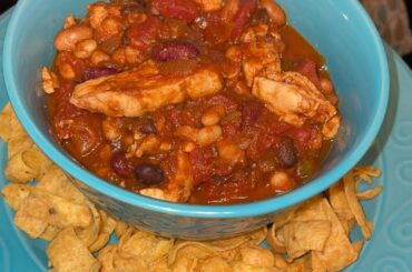 How to make chunky, chicken chili. Step-by-step process.