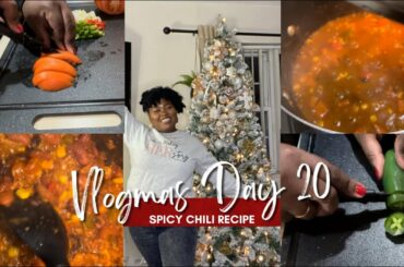 VLOGMAS DAY 20: HOW TO MAKE MY FAMOUS SPICY CHILI | COOK WITH ME | MEDGE WITH LOVE