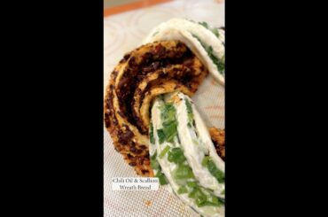 Chili Oil and Scallion Bread Wreath