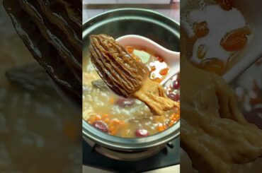 Cooking Bone Beef, Delicious Spicy Noodle @Raw Fresh Shrimps with Spicy Chili Sauce Cooking