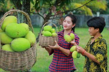 A table of mango recipe with brother Ny! Pick crunchy mango and eat | Marinate mango with chili-salt