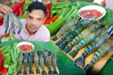 ASMR MUKBANG | Yummy  Raw Lobster With Chili Sauce - Eating Shrimp Raw  Delicious