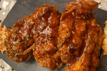 Crispy fried chicken, tender and juicy dipped with sriracha chili sweet sauce recipe #kfc