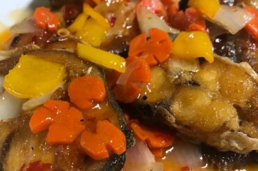Fried fish with Sweet & Chili sauce