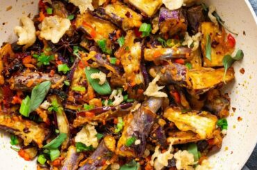 Crispy Chilli Aubergine Stir Fry - Tempura Aubergine Recipe - VEGAN