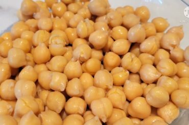 Vegetarian Chili with Mini Cornbread Muffins