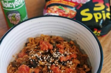 3x spicy Samyang with reaper sauce because I want to suffer.