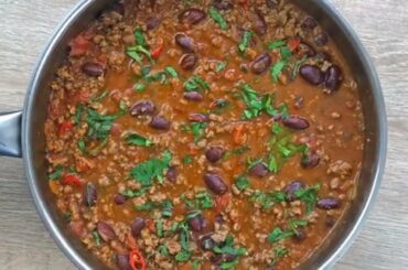 Chilli Con Carne Recipe | One Pot Meal | Mexican Favourite Food |