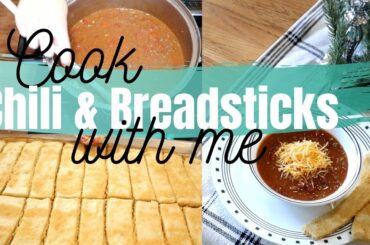 COOK WITH ME / HOMEMADE CHILI AND BREAD STICKS / EASY RECIPES / POSITIVELY AMY