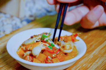 Curry crab recipe | How to make curried crab with coconut and chili | Tiny Cooking.