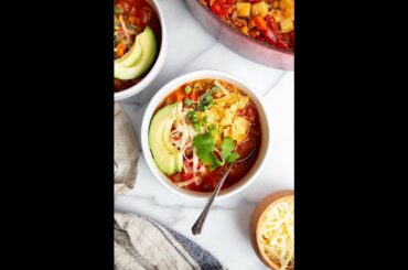 One-Pot Vegetable Quinoa Chili (Vegan!)