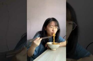 Cilantro chili oil noodles